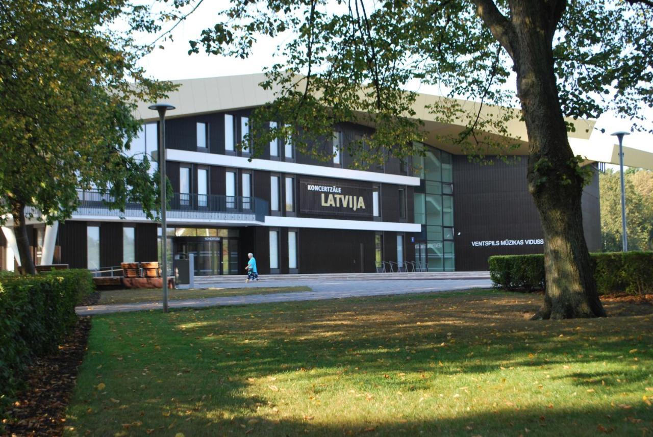 Fantasy Park Hotel Ventspils Buitenkant foto